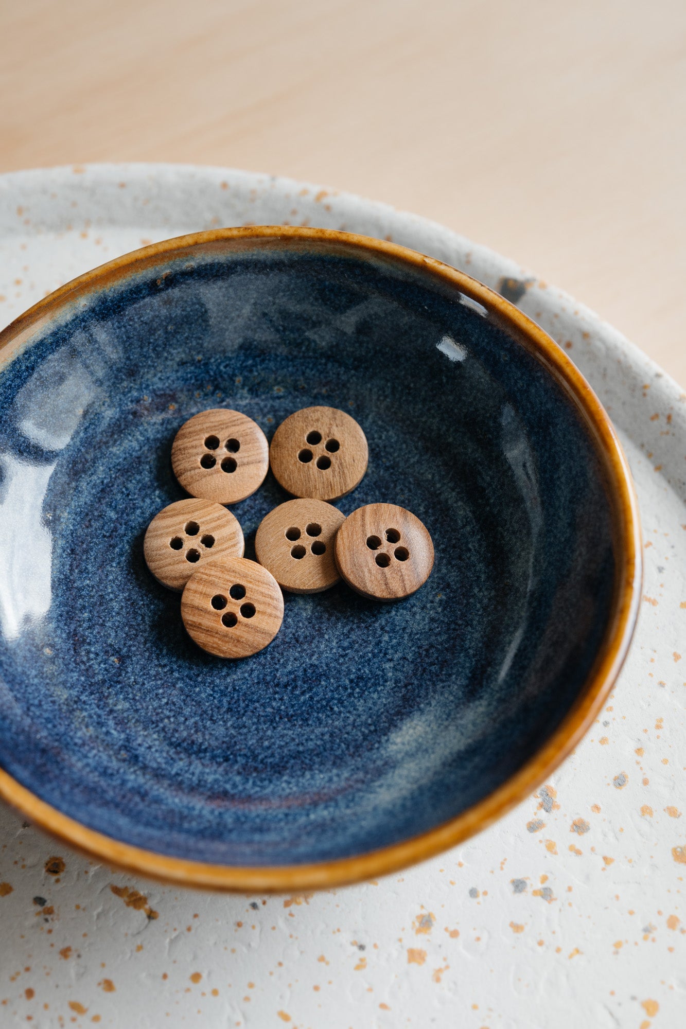 Bouton en bois d'olivier