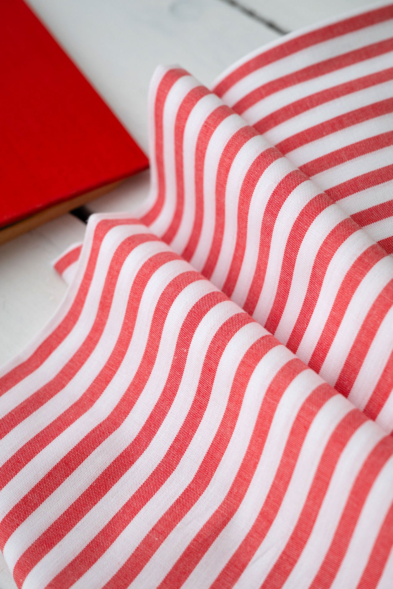 Popeline de coton à rayures rouge BIO "Zef"